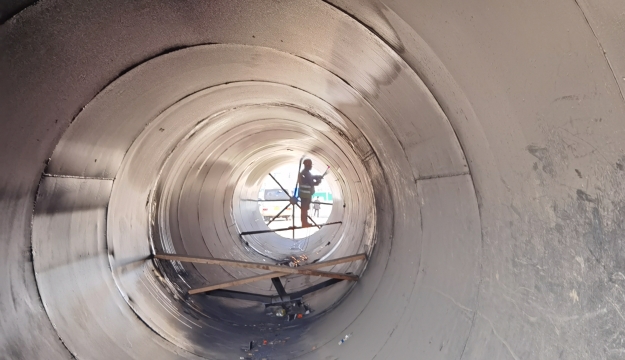 【網(wǎng)絡(luò)中國節(jié)·春節(jié)】春節(jié)堅守崗位 一線工人施工忙